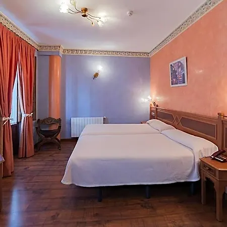Hotel Del Toro Granada
