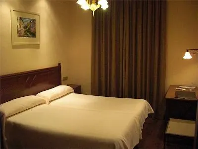 Del Toro מלון גרנדה