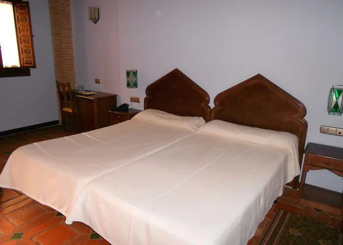 מלון Del Toro 3*