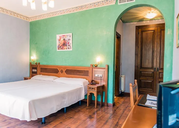 Del Toro מלון גרנדה